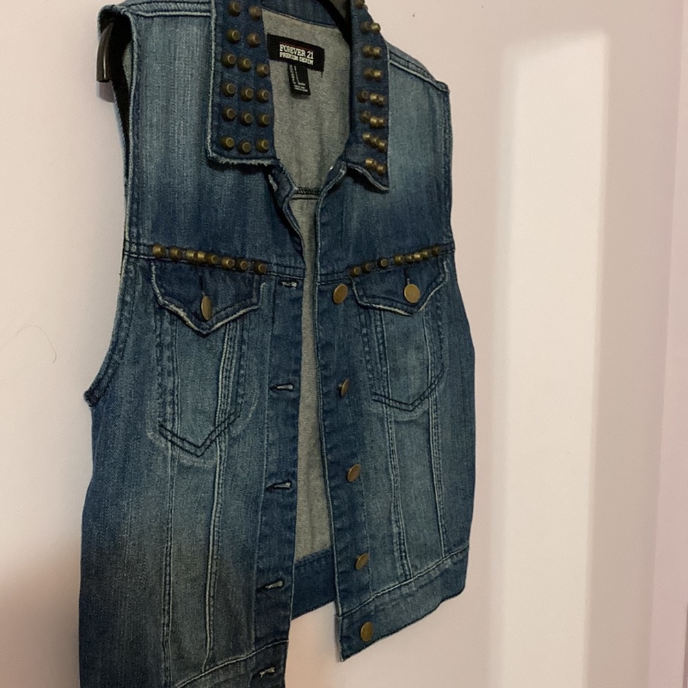 Forever 21 Jean Jacket- Like New - Picture 3 of 8